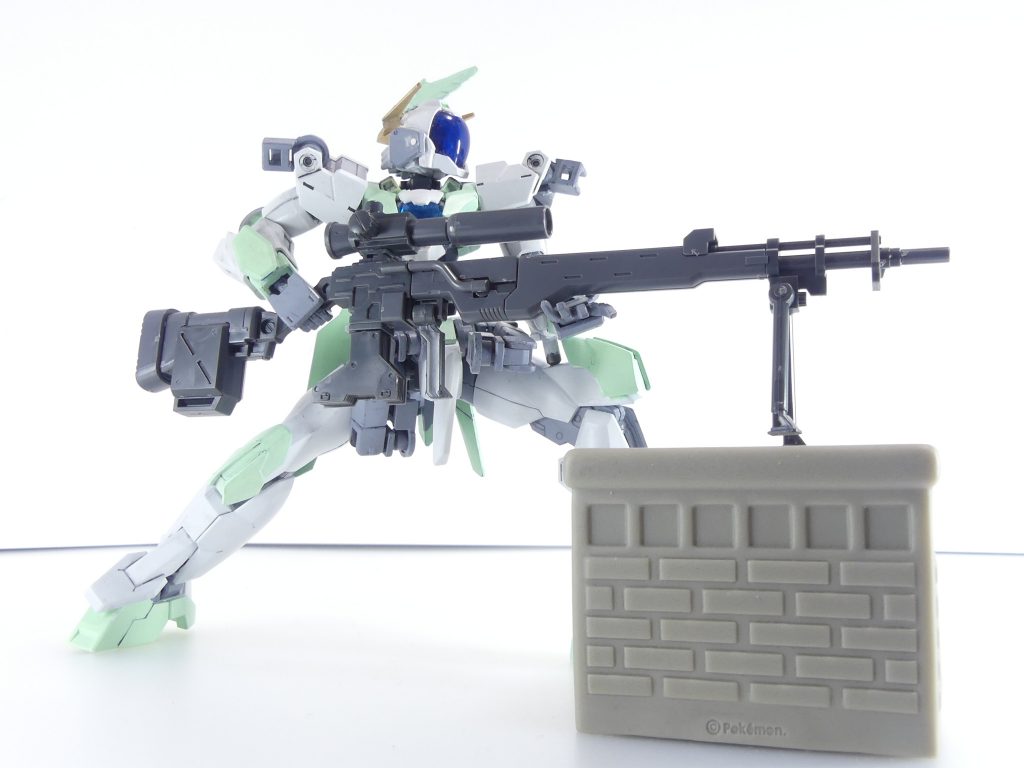 連射強化型。付属の角度付き手首も使えますが、指かけがないためビルドハンズでも勿論OK。パイポットは3形態共通で展開・収納の2パターン。