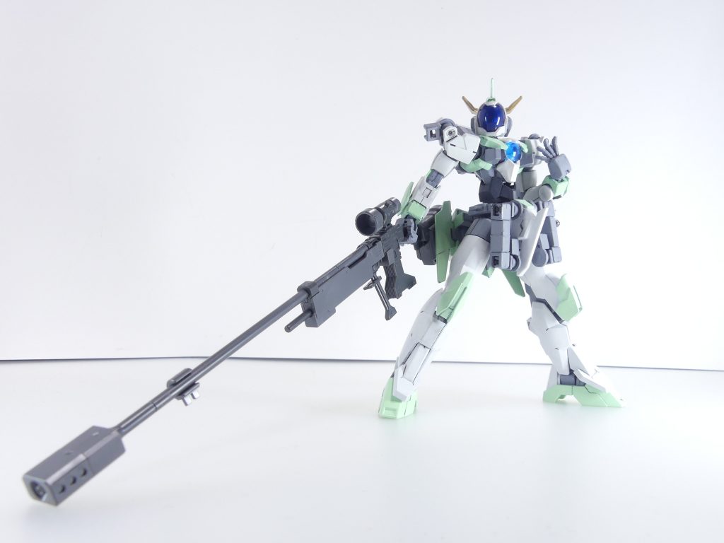 火力精密射撃特化型。でかい。シリーズが進むごとにだんだん大きくなってきたような・・・?全バレル部分に共通してフォアグリップは可動します。