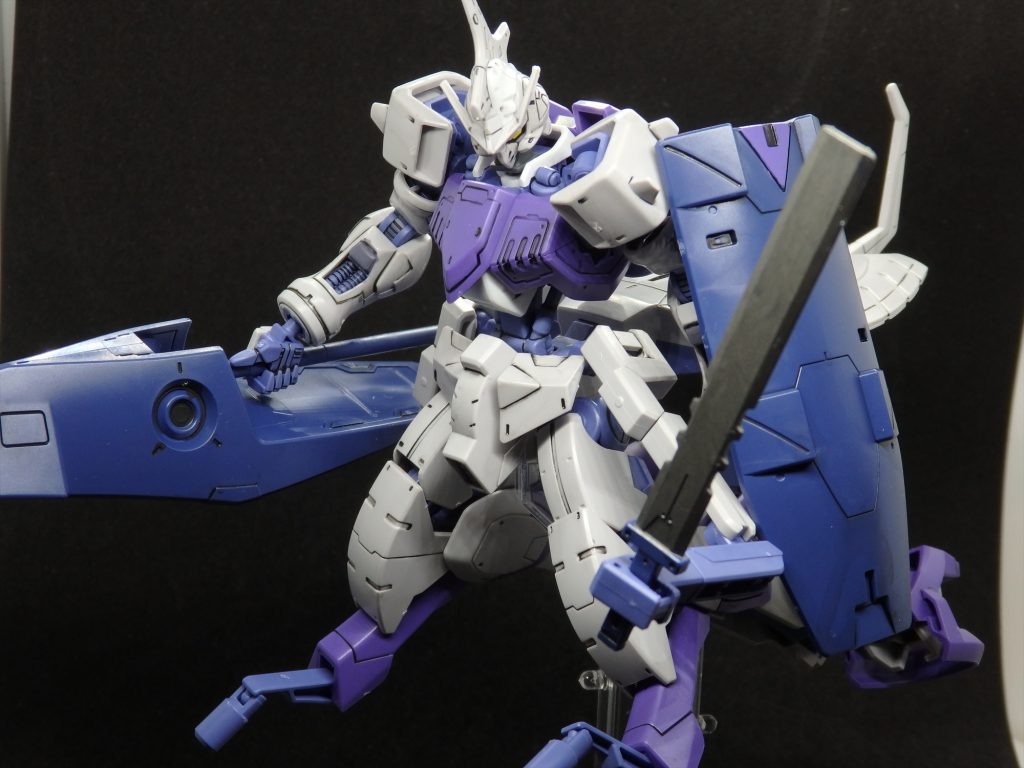 トルーパー形態。大型武器に変形、サブアームのギミックととても楽しいキットです。
オプションのブースターやノーマルキマリスの肩アーマーも用意しているのでいずれフルアーマー形態も作ろうと思っています。