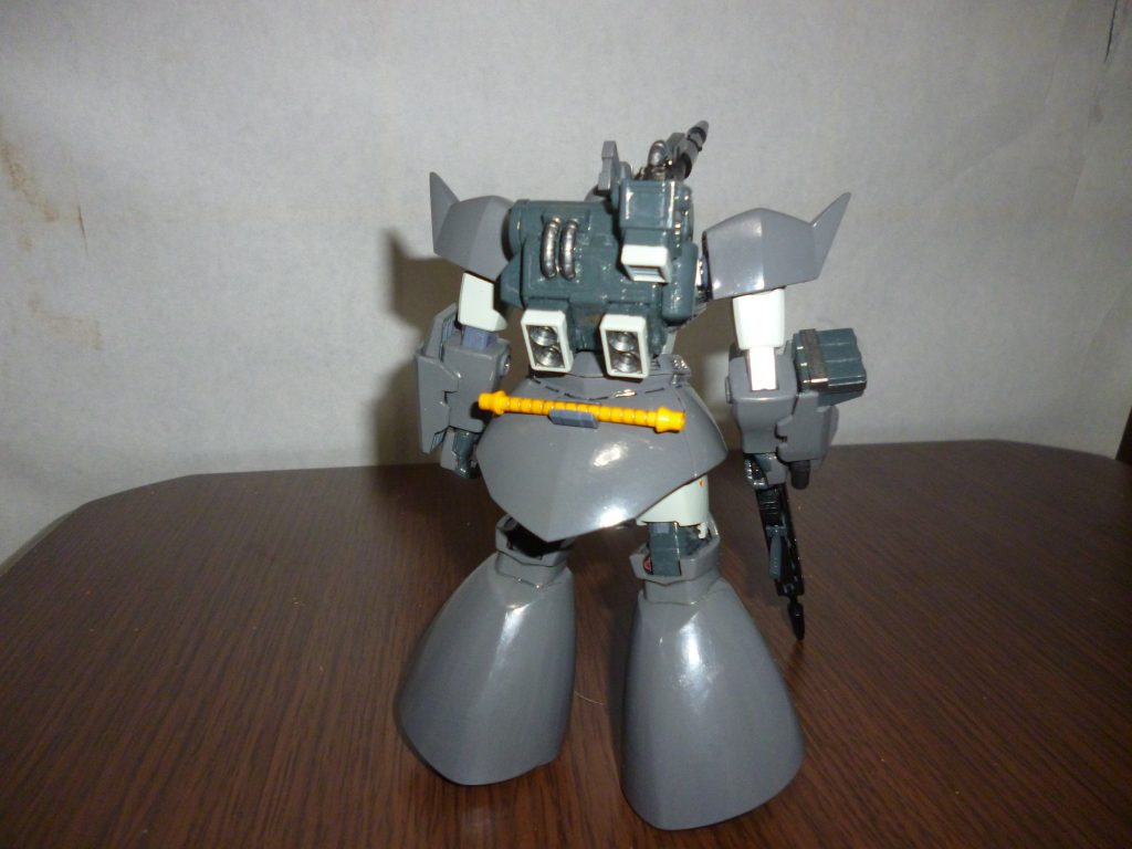 ・ゲルググキャノン（ジョン・ブラック中尉機）

第１分隊２番機。
隊長であるハウプトマン大尉と同じく第２次地球降下作戦で地上に降り、以来ずっと彼女の部隊で副官として戦っていた。
射撃の名手で、地上で戦っていた頃から接近戦を得意とするハウプトマン大尉の援護は、彼が行っていた。本機もそんな彼の要望に合わせて配備されたものである。
主兵装であるビームキャノンのほか、３連装ミサイルランチャー、さらに試作大型ビームライフルを装備していた。
ビームキャノンと大型ビームライフルという２つのビーム兵器を運用していたため、機動性は部隊に配備された他のゲルググタイプよりも劣っていたようだ。