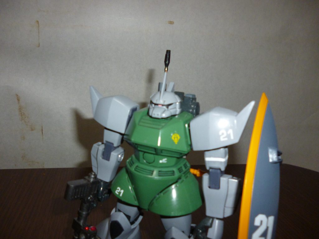 隊長機です。
ツノ付きの頭部も製作したため、好みに応じて取り替え可能です。