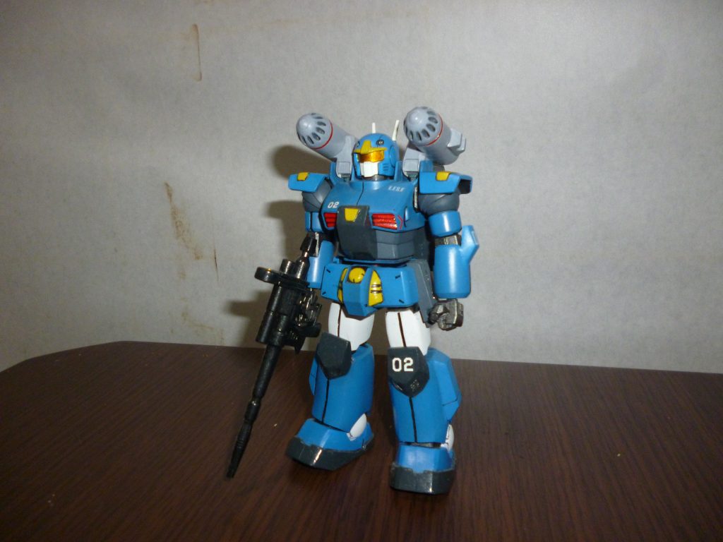 スプレーミサイルランチャー装備です。
今回の投稿に合わせて、作りかけの未塗装で放置していたモノを５年ぶりに仕上げました（苦笑）。
こちらの装備だと、一気に「ガンキャノンのバリエーション機」っぽさが出る気がします。