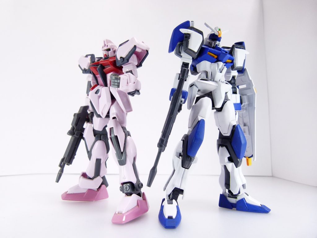 旧HGのルージュと(角欠品)。背が伸びました。これに限らず、旧GUNSTAで投稿した作品は結構未投稿のものも多く・・・どこかで折を見て復活させられたらと。