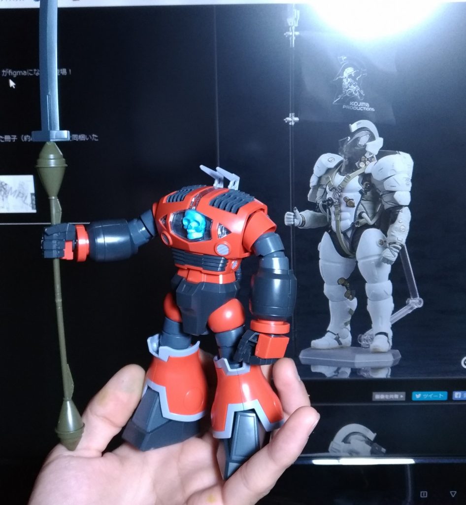 塗装前。実は骸骨のおもちゃが800円ほどかかってます。高い!