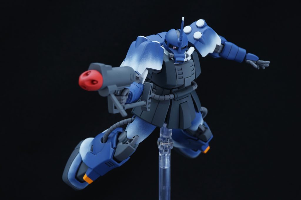 ## 4連装サブロックガン
水中で接敵したイメージで。
水中の武器＝魚雷的なイメージですよね～。実際それ以外の攻撃方法ってあるんでしょうか？
ハープーンランチャーとか？

本キット唯一の手持ち武器なんですが、上陸後これでどう戦うつもりだったんだろう？
完全に水中から撃つように出来てるよなこれ…。