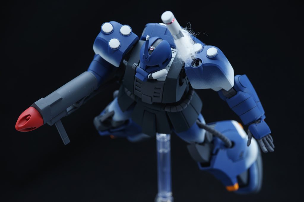 ## サブロック
水中からボシュボシュっと発射するイメージで。

肩に6発、バックパックに8発のサブロックを積んでます。
取り外せるのは肩の2発のみなのでちょっと寂しいですね。