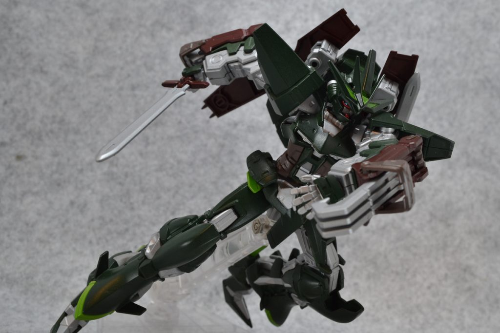 ツムハノタチは両前腕部に装備。