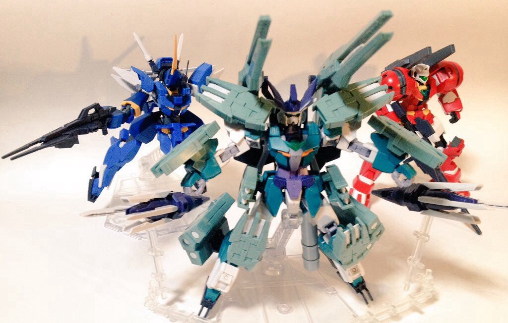 広がるコアドッキングシステム遊び!
徒然なるままに「ぼくのかんがえたさいきょうのガンダムとしすてむ」を書き連ねてしまいました!
でも楽しかったw