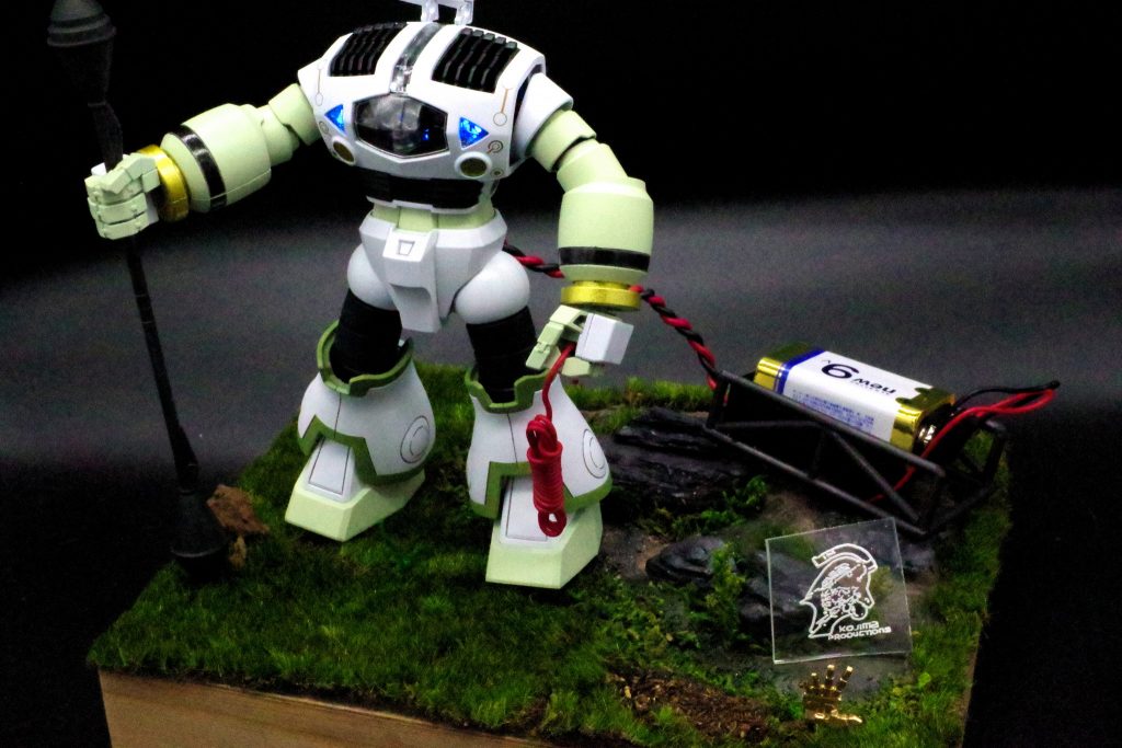 ゲーム「デスストランディング」の世界観をジオラマしてみて、電飾配線の処理は作中のアイテムとして飾っています。