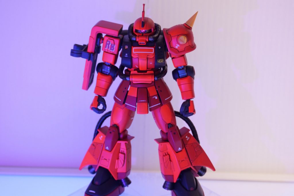 蛍光色を織り交ぜて、鮮やかな赤( 紅 )を表現してみました。