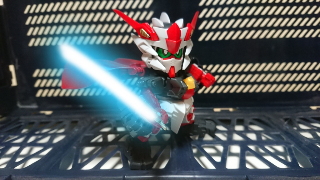 ・サンダースラッシュ
サンダーショットのエネルギーをフェニックスカリバーに纏わせ、相手を切り裂く。
一見すると必殺技だが、実際の所は単なる合わせ技。