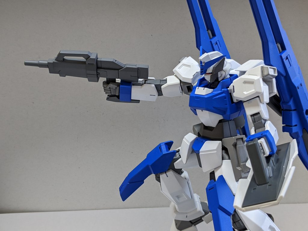 昔工作した部分なので詳細は忘れましたが、アカツキの頭はツノを一部減らしています。頬当て?をグレーにしたのは我ながら良いアクセントになったと思います。