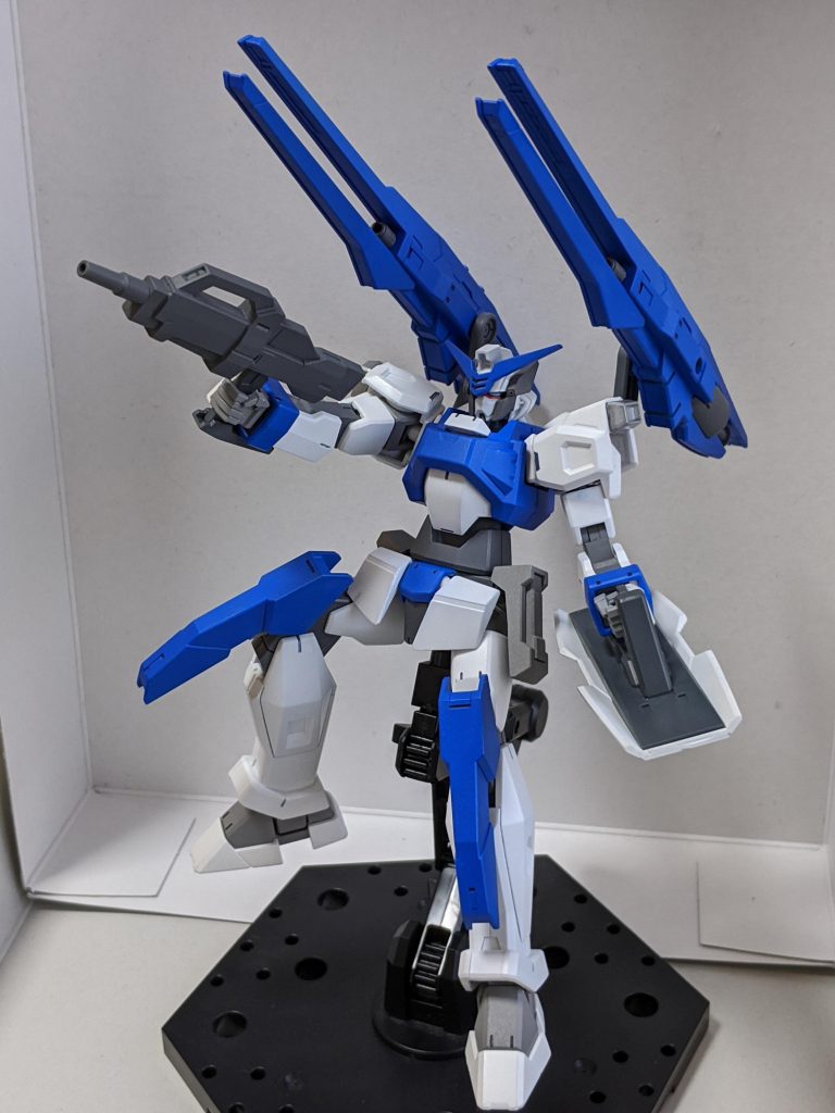 全身写った一斉射撃でおしまい。
元々の可動域もよく、色も塗りやすいGエグゼスは良キット!