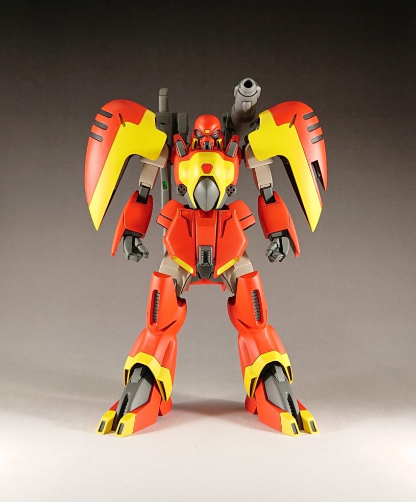 肩アーマーのおかげでなかなかのボリュームです。