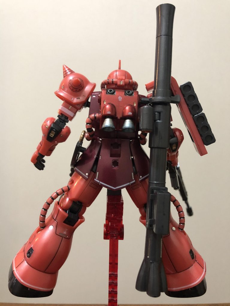 差し色でゴールド、シルバーをチマチマ各所に塗ってます。ランドセル、ふくらはぎ、シールド裏の色が足りない所はガンメタで塗装です。バーニアはチタンシシルバーで塗装した方ウェザリングマスターで焼け色を再現してあります。