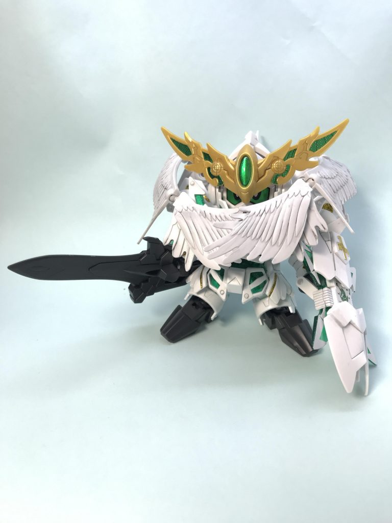 翼の可動が良く、マントみたいにもなれます。