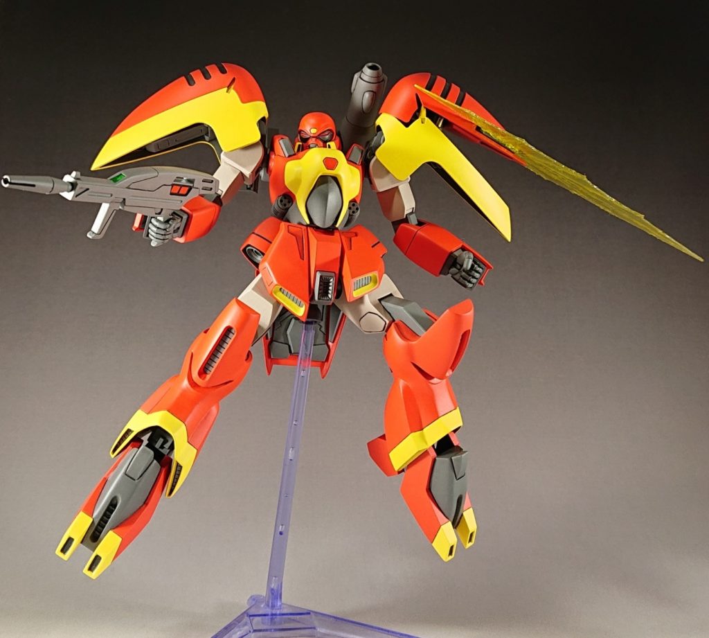 ビームライフル。　左肩のシリンダーチラ見え