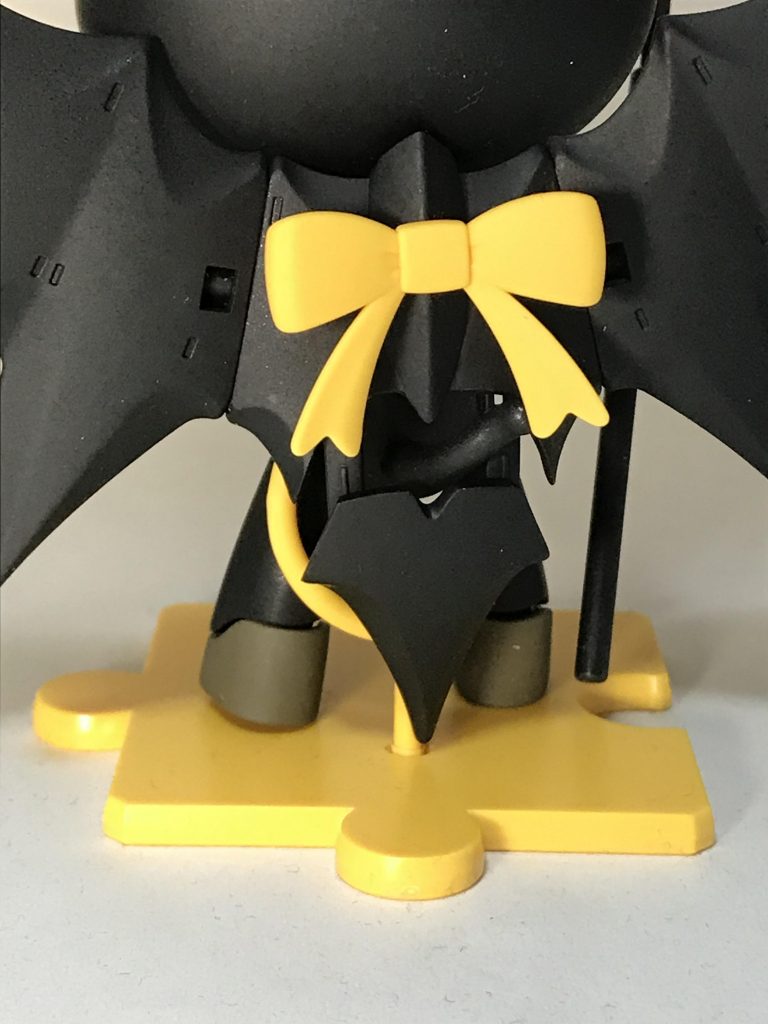 スライド装甲的な感じにして、間から尻尾が出るようになっています!