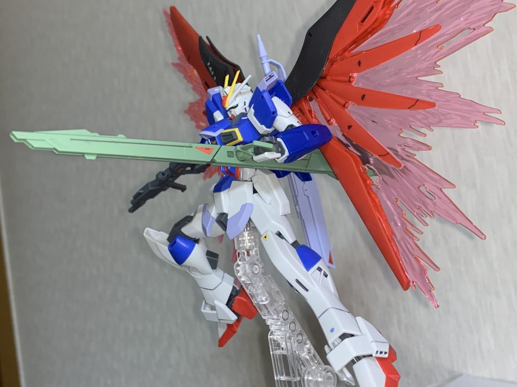 名無し砲も問題なく構えられます。ただ、フォース以上に重たくなっているため胴体が完全に後ろにそれてしまうのが唯一悲しいところ...。