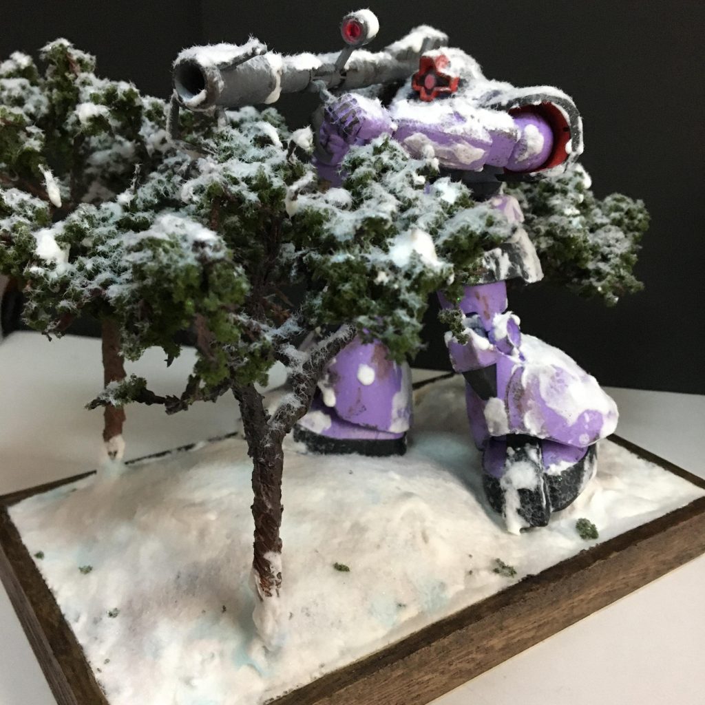 雪が積もった木から狙いすますドム のミニジオラマ–2枚目/制作者:ogagaga