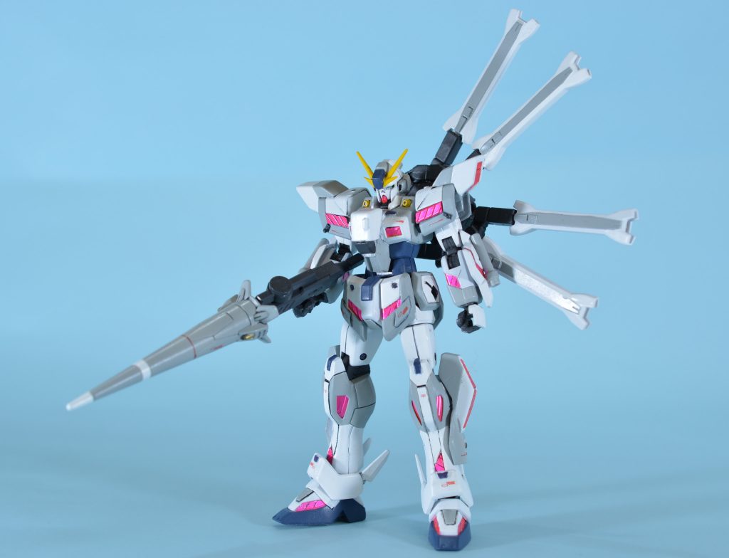 全身です。ピンク色の部分がサイコフレームです。サナリィに流れた元アナハイム技術者が、サイコフレーム伝説を忘れられずに、秘密裏にF97に搭載したものを試作してしまったという設定です。