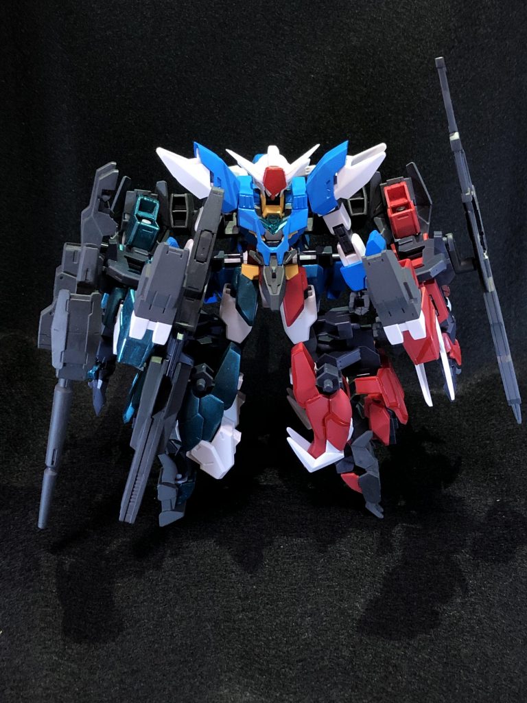 正面です。
ボディはアース、向かって右がマーズ、左がヴィーナスです。

ビームバズーカは右手に装備。
本編リライズを見る限り、ヒロトは射撃の方が得意だと思われるので右側に射撃兵装を集中させています。