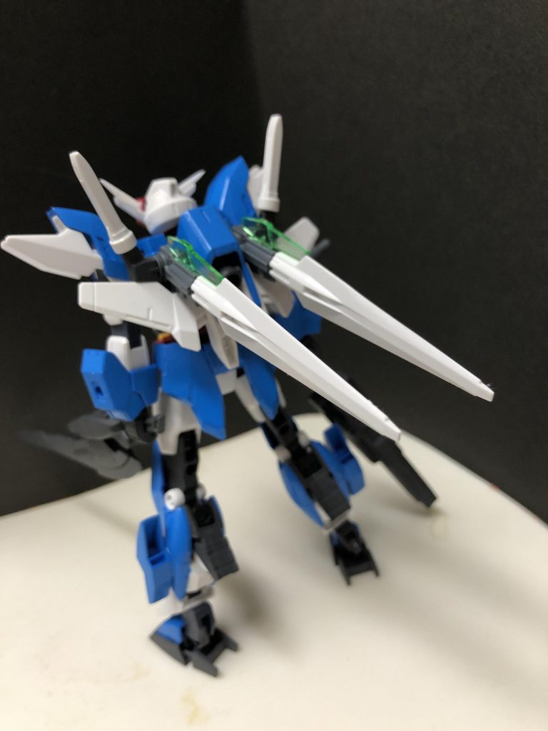 ブンドドして閃き、急遽背中にGNソードをつけた状態
Twitterで画像をアップし、反響が良ければコアコンに出しますと言ったところ20いいね❤️以上いただき、作成を決意しました