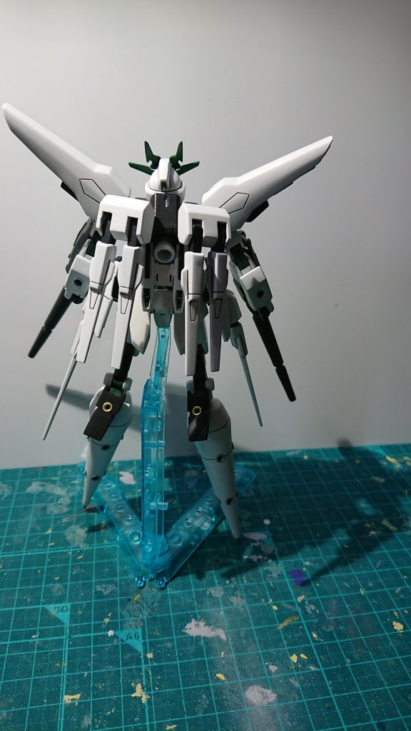 リア コアガンダムの足裏にメタルパーツ入れましたバーニア噴射口のつもりです