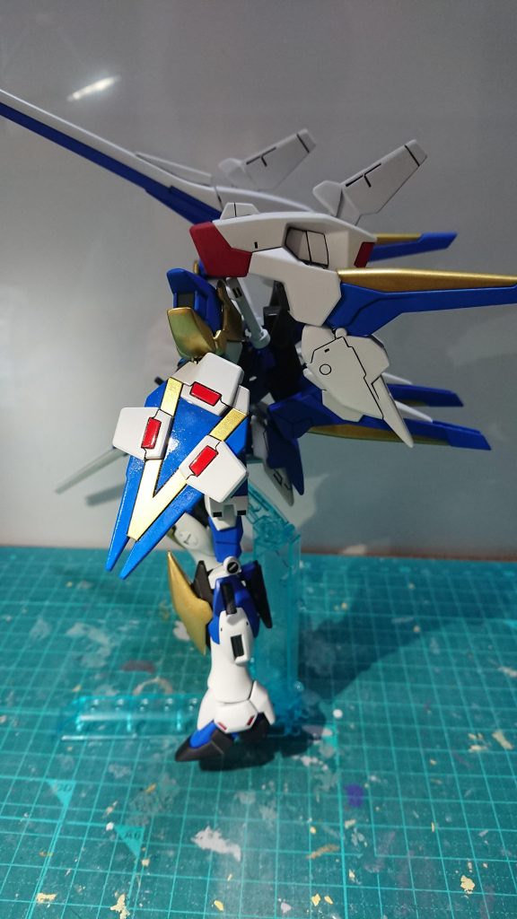 本体はつや消し何ですが
シールドと部分的にツヤをだしてます