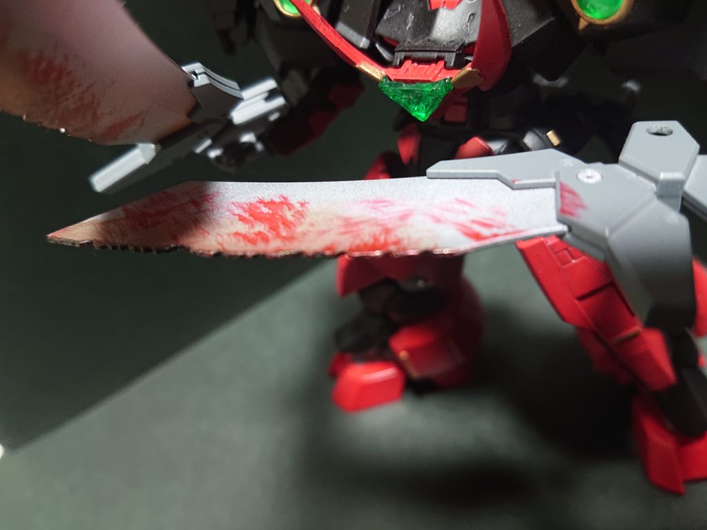 大鉈はどちらも刃こぼれと血染めの加工を施しています
まぁMS相手に刃こぼれはあっても血染めがあるかわわかりませんがwww