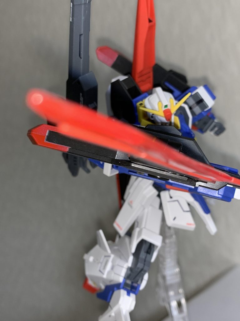 バインダーで斬りかかり
胴体の回転が殆ど出来ないから如何にカメラワークで誤魔化していくかが難しい...。