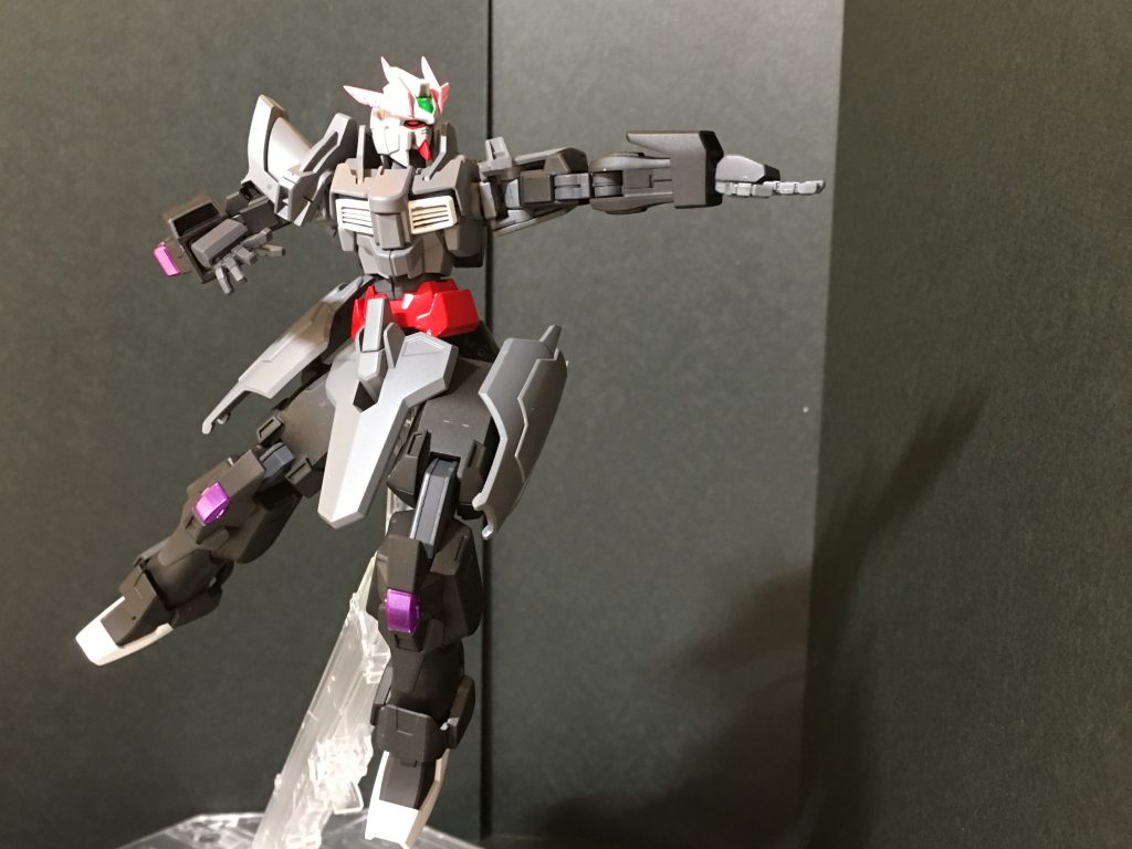 ハンドパーツも豊富！今回キット外のパーツはスタンドのみでの投稿です。