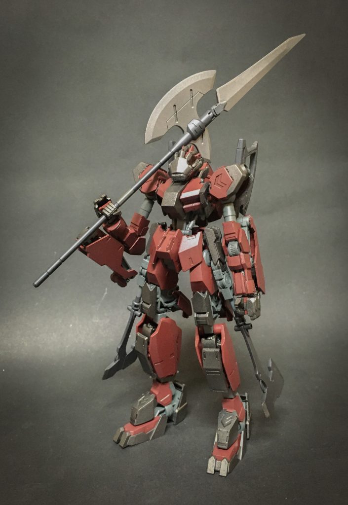 軽装備型
主腕合わせて6腕の基本型。
身軽な上、サブアーム同士が干渉し難い配置に装備されている為パイロットに適正がなくとも軽快に操縦が可能。