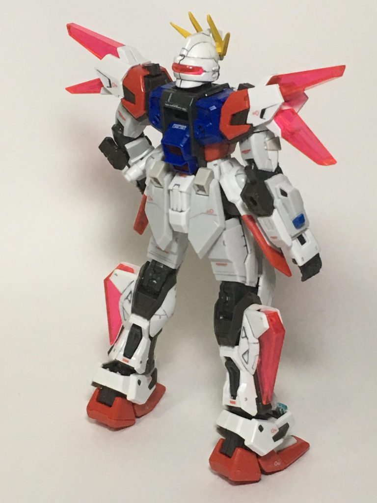 背面から1枚。
デカールはRGエールストライクの物を使用してみました。