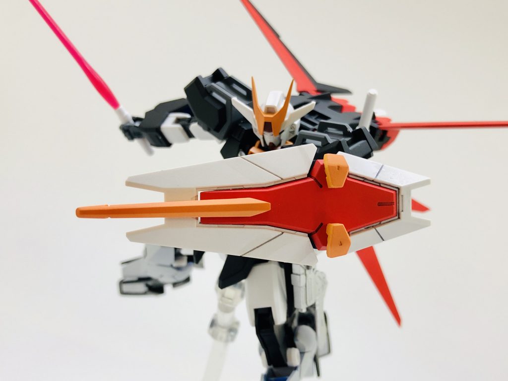 シールドはGATシリーズっぽく