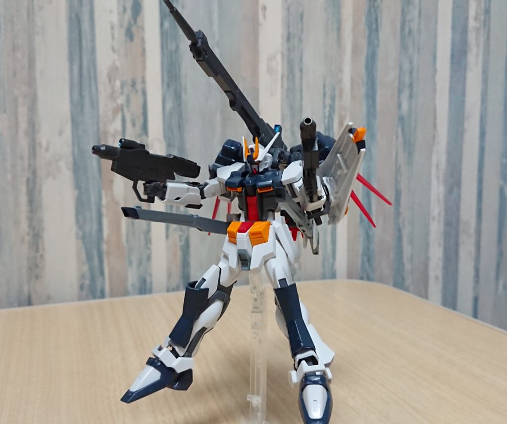 フルバースト
バックパックにはロングビームライフルとレールガンを装備