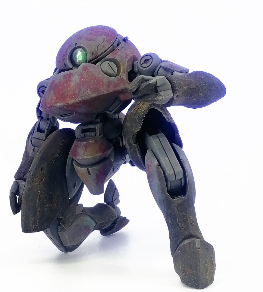 殆ど見えないけど肘と膝の裏にはキノコの裏の襞をイメージしたディテールを盛ってます。