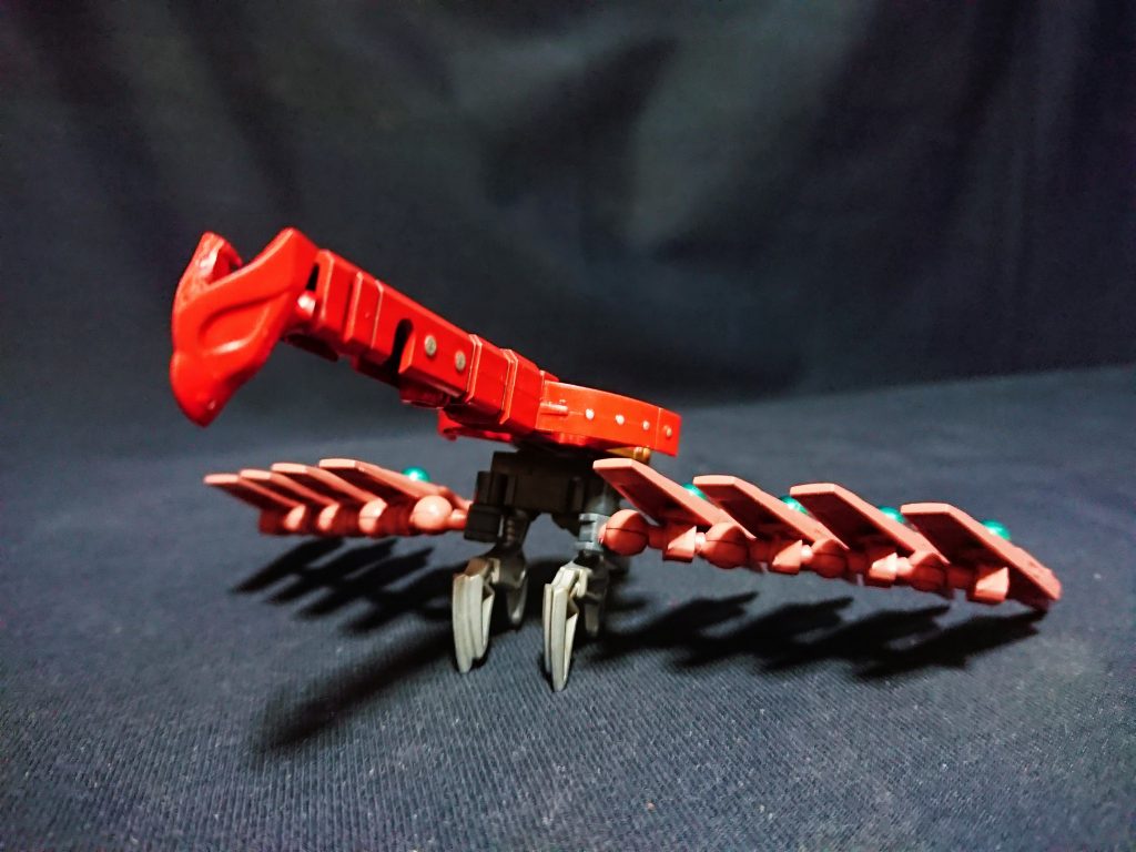 フルドレスに合体するための鳥型サポートユニットです。
鶴をイメージしています。