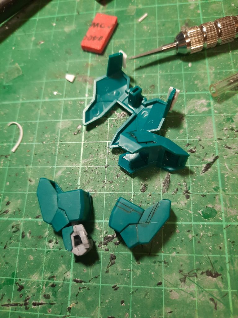 スジ彫り練習でも兼ねて.