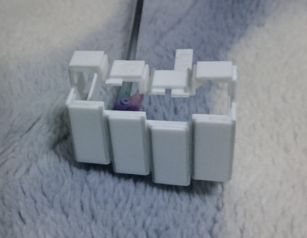 このようにプラ板とL字プラ、角棒を組み合わせてます