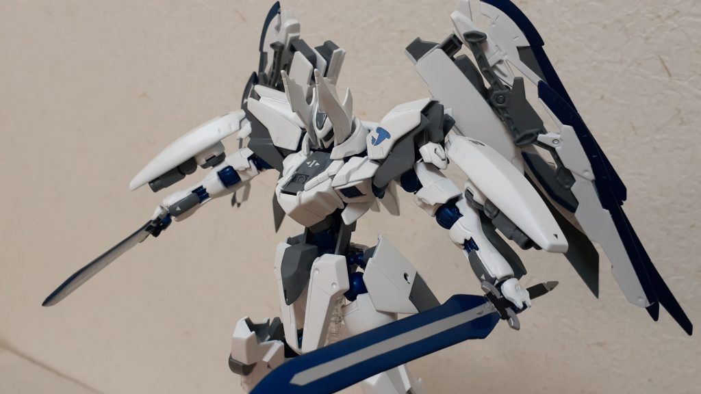 武器２バエルのメイン武装、双剣です。刃を大振りに改良。