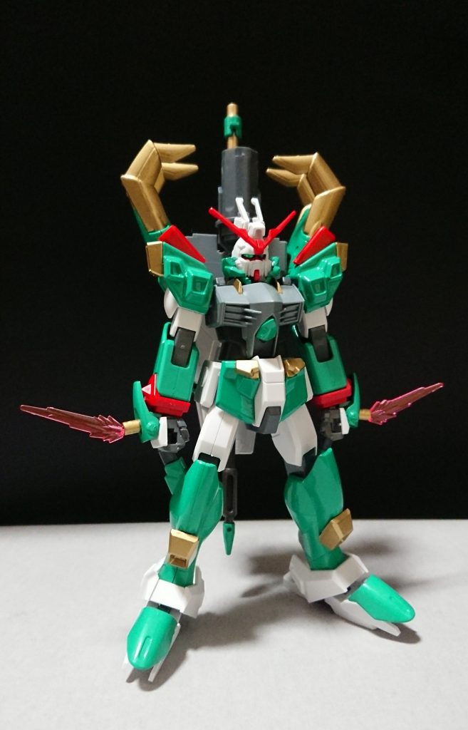 ビーム刃発生装置[元ソリドゥスフルゴール]は元々手甲からむき出しの状態でいたのだが後の戦闘で手甲に内蔵する形をとった。