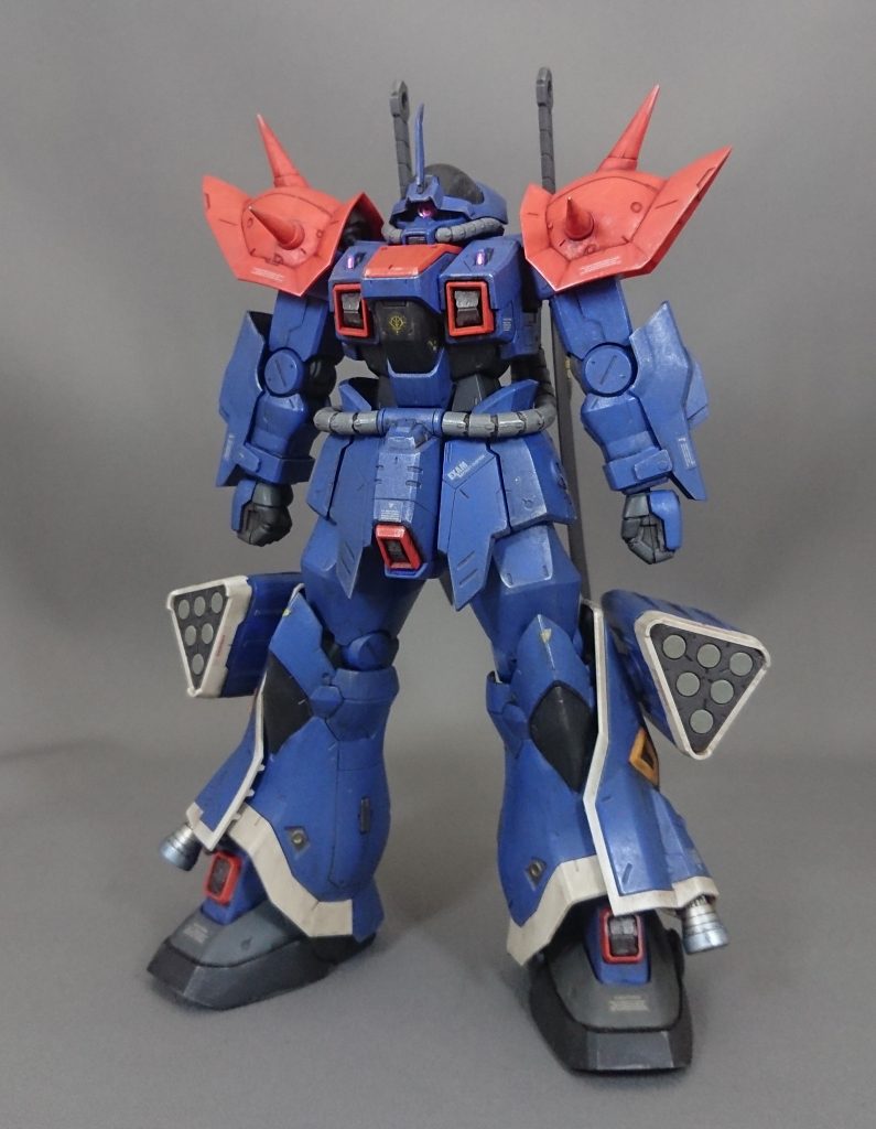 パイプは軟質樹脂なのでガイアのマルチプライマーで下地を作って塗装しています。