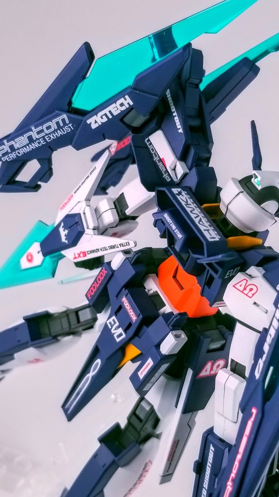 今回使用した塗料
白:アルティメットホワイト
藍色:ティターンズブルーⅡ
黄色:黄橙色
オレンジ:オレンジ色
グレー:ジャーマングレー
トップコート:Ex-フラットクリアープレミアム〔フッ素入り〕
センサー等は良いメタリックグリーン塗料を持っていないので付属のシールを使っています。