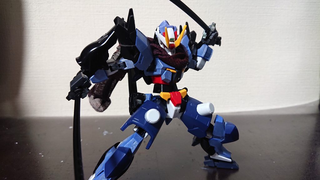 大股開いて構えポーズ!しっかり自立、安定性抜群です!!!