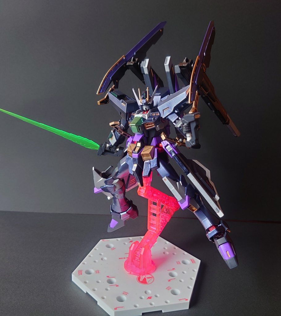 ~アメイジングビームガン&サーベル~
サテライトランチャーに付属される装備
臨機応変な対応が取れる基本装備