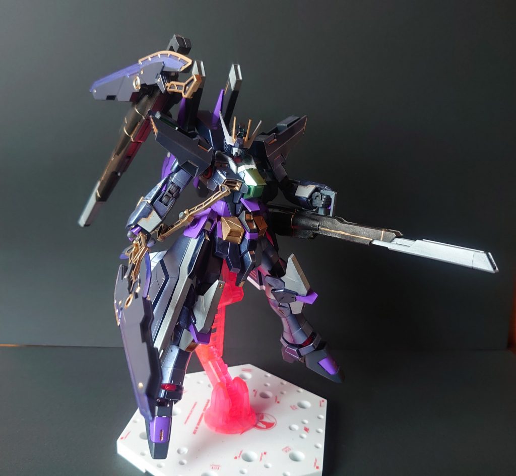 ~アメイジングソード&アメイジングランチャー~
ソードはアメイジングブレードとアックスが合体したもの。
ランチャーは威力が抑えられているが連射に優れる。