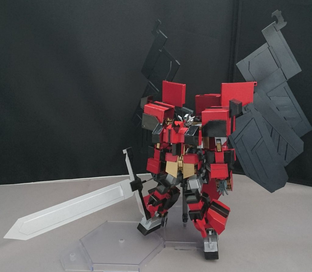 まずは正面です!
今回使用したキットは
HG アースリィガンダム(コアガンダム)
アーマー主軸は
ガンダムフレーム
HG Hi-νガンダムブレイブ(腰)
typeF(fightからのF)装備は
MG シャイニングガンダム(手)
HG 00ダイバーエース
プラ板を使っています