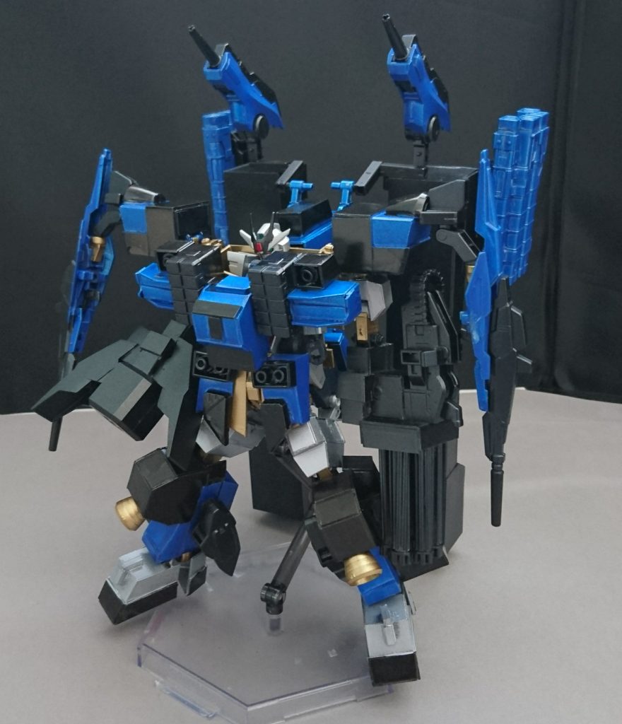 まずは正面です!
今回使用したキットは
HG アースリィガンダム(コアガンダム)
typeS(shootからのS)装備は
HG ビルドブースターMk.Ⅱ
HG ボールデンアームアームズ
HG ガンダムバルバドスルプスレクス
プラ板を使っています