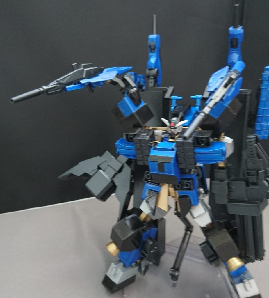 武装1 ビームライフルMk.Ⅱ(ビルドガンダムMk.Ⅱより)
両肩に装備されています!